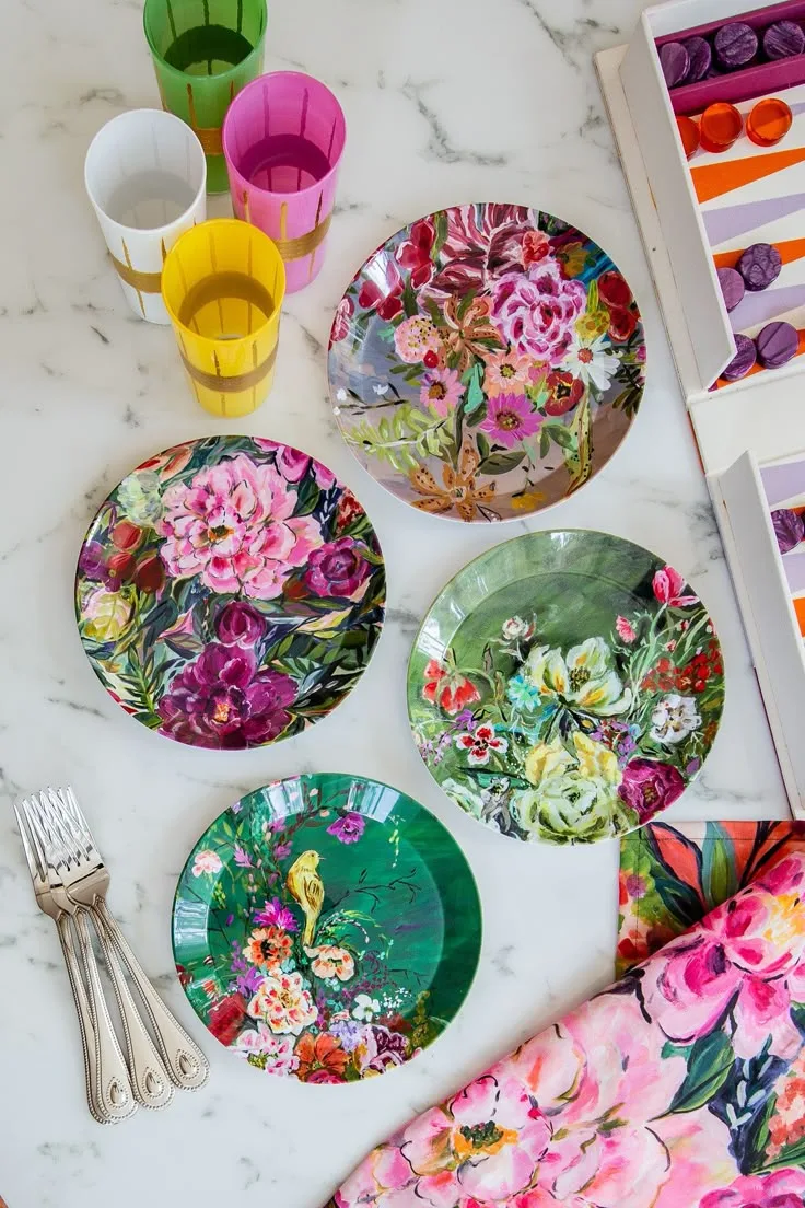melamine plates stack